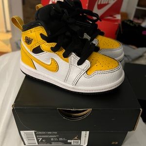 Jordan 1 mid